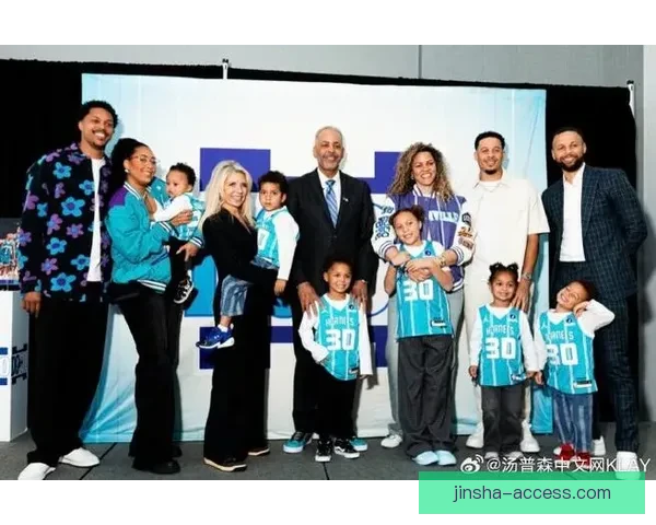 戴尔库里黄蜂30号球衣退役 塞斯发言祝贺父亲成就